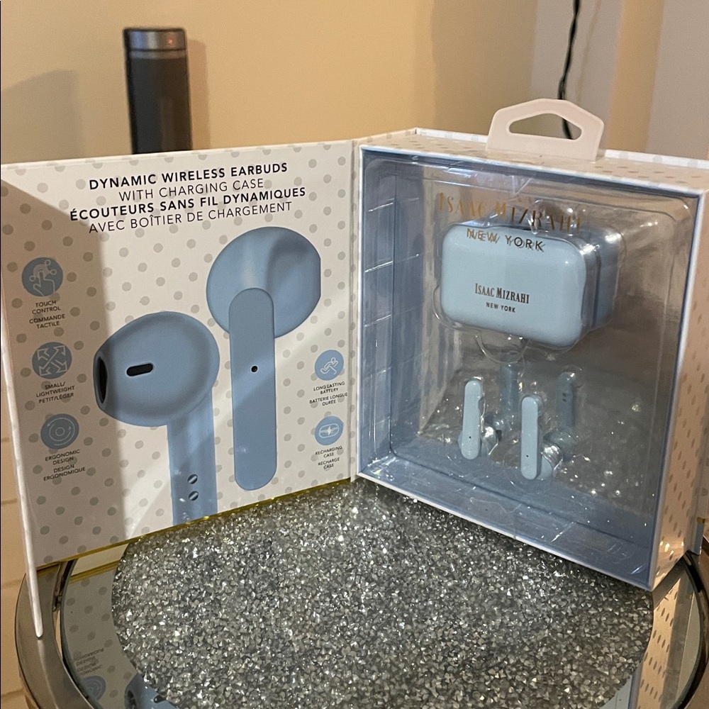 BNIB Isaac Mizrahi Wireless Earbuds & Charging Case
